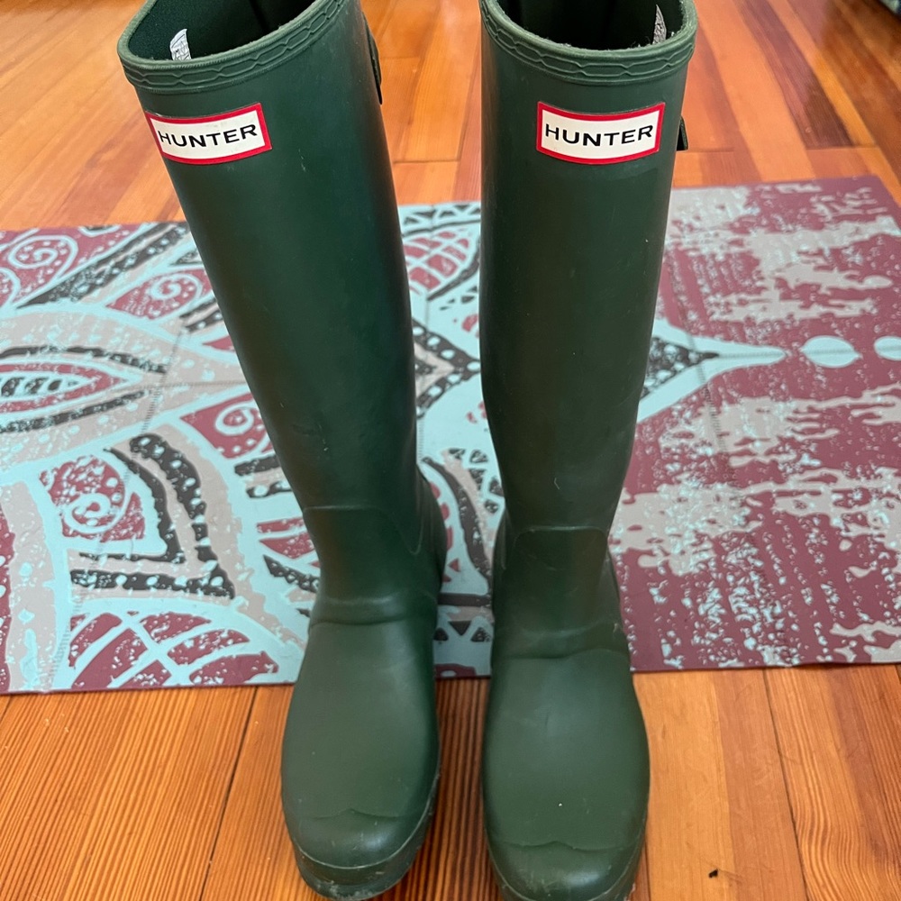 Used hunter boots